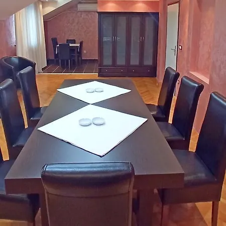 Konaciste 아파트호텔 즐라티보