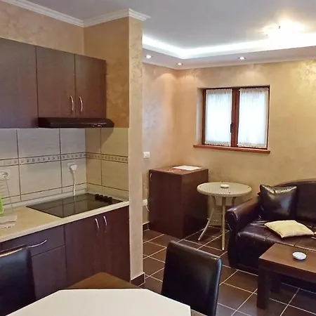 Konaciste 아파트호텔 즐라티보